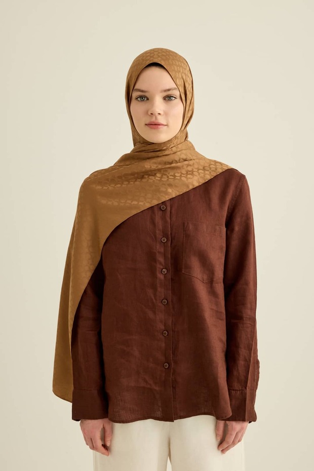 شال من سلسلة جاكار الحريرية بنمط حلقي