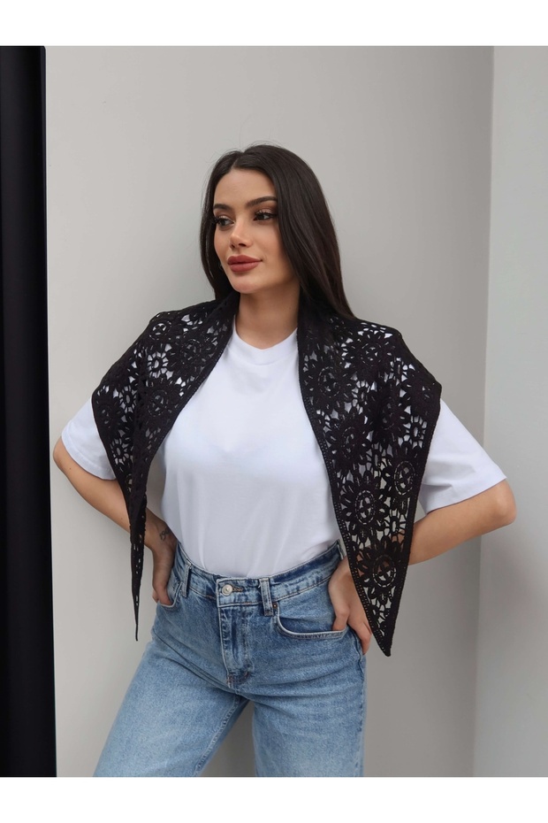 شال محبوك بنقشة الزهور