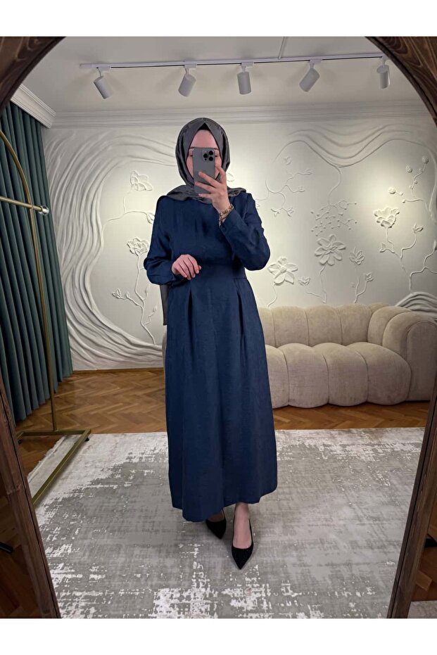 فستان مطوي بحزام باللون النيلي