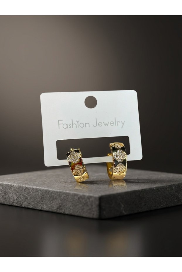Elegant Clover Pattern Gold Hoop Earrings Sparkling Symbol of Luck Modern Design