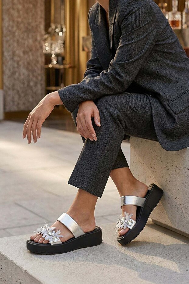 Cecily Original Kri̇stebell Imported Special Series Stone-Detail Thick Sole Women's Slippers Gray