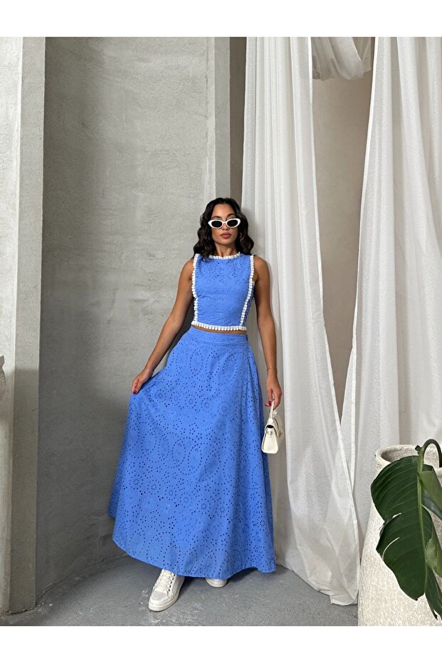 Embroidered Double Set – Cropped Top and High-Waist Maxi Skirt Summer Outfit