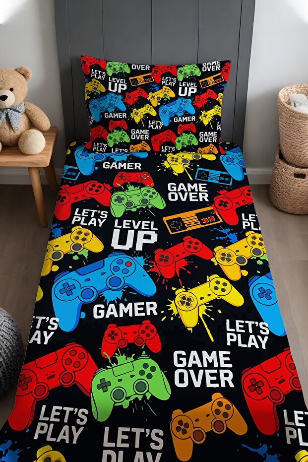 Game Passion Patterned Bedspread and Pillowcase
