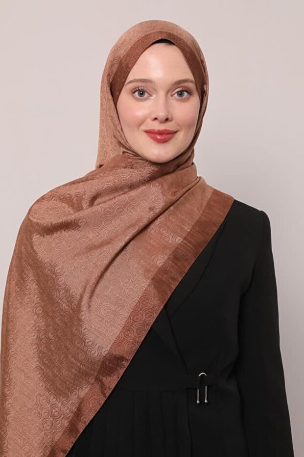 شال مونوجرام بنمط حلقة - 3