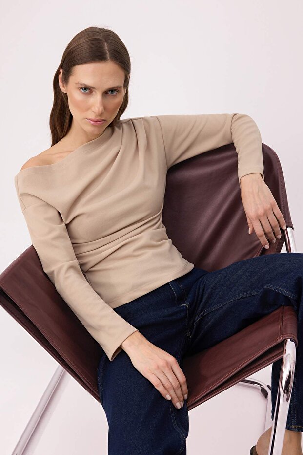 Taş Büzgü/Drape Detaylı Dökümlü Asimetrik Yaka Örme Bluz TWOAW26BZ00138 - 1