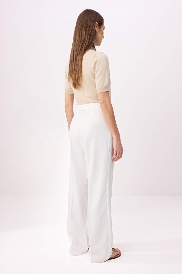 Beyaz Limited Edition Straight/Düz Kesim Pilili Dokuma Kumaş Pantolon TWOAW23PL00401 - 4