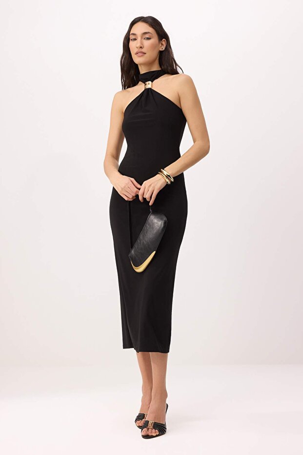 Siyah Bodycon Boyundan Bağlamalı Kolsuz Aksesuar Detaylı Midi Esnek Örme Elbise TWOSS26EL00201 - 3