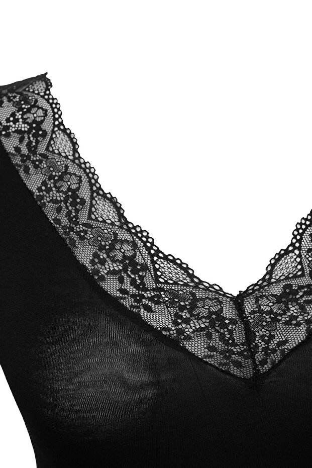 Siyah Yakası ve Kol Ucu Dantel Ultra Hafif Transparan Örme Büyük Beden Bluz TBBSS26AF00157 - 2