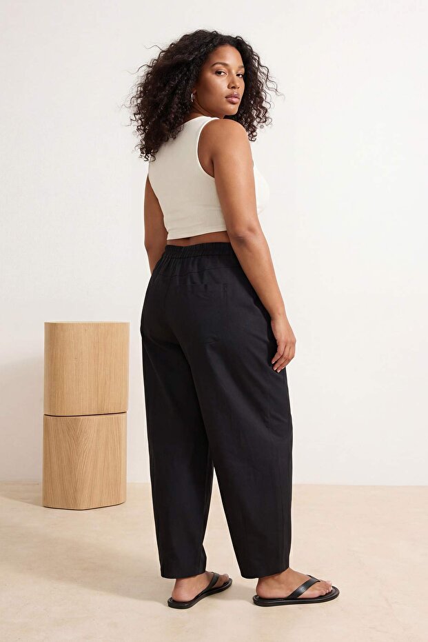 Wardrobe Essentials Siyah Balon Kalıp Yazlık Büyük Beden Dokuma Pantolon TBBSS26AR00013