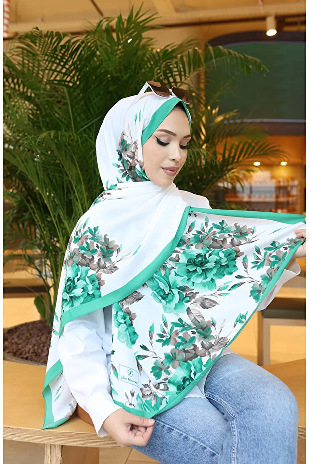 شال كابري منقوش بالزهور 70349-05 أخضر إكرو