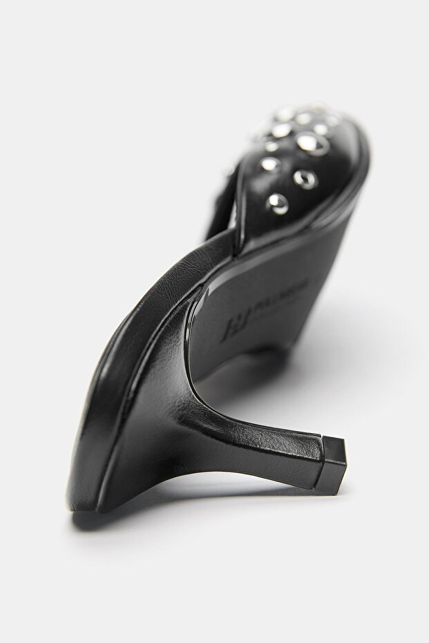 Zımbalı topuklu sandalet - 3