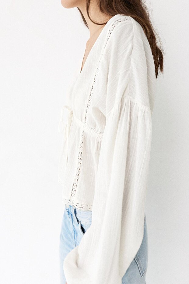 Beyaz nakışlı bluz - 6