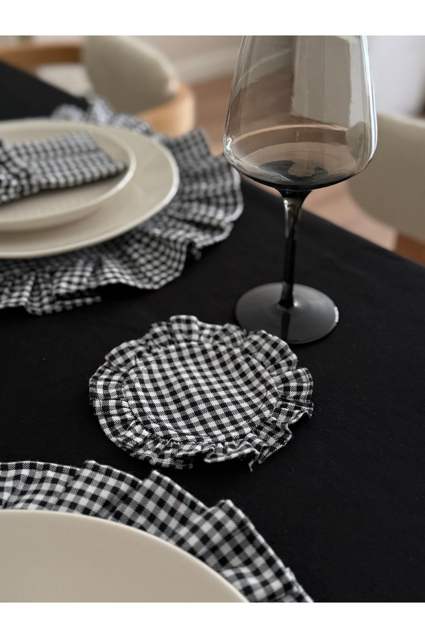 Dama Linen Ruffled Coaster 1 Piece