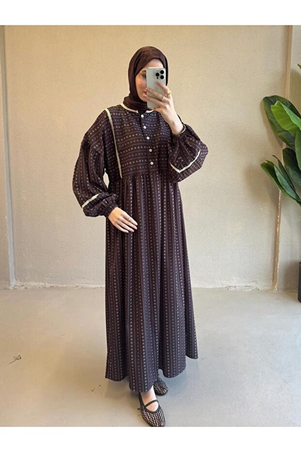 فستان غيبور كبير الحجم
