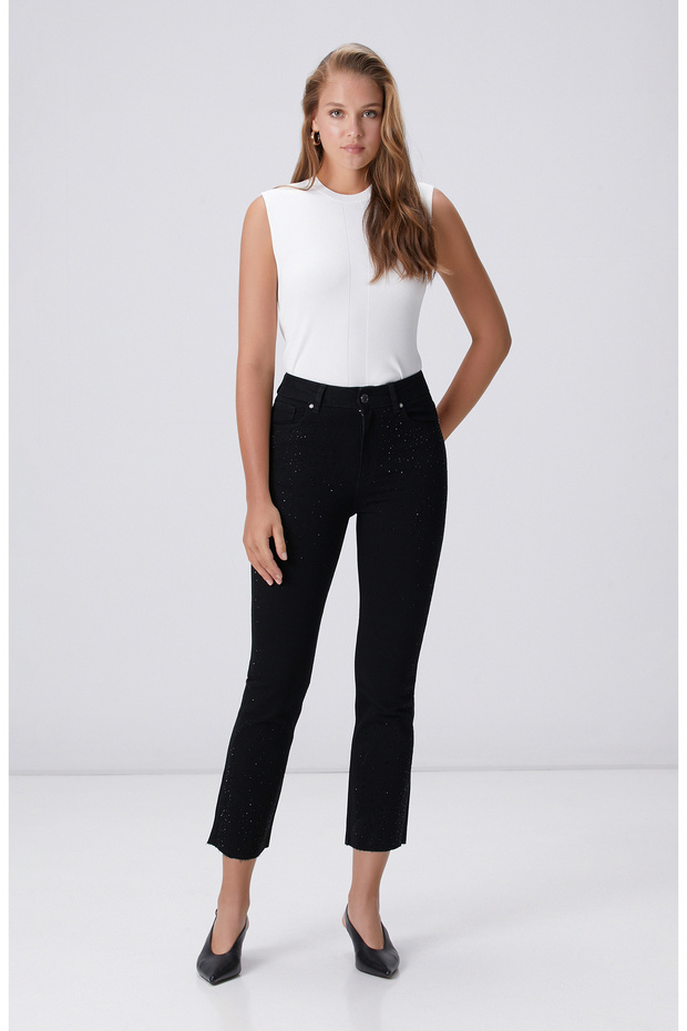 Beyaz Jakarlı Triko - 2