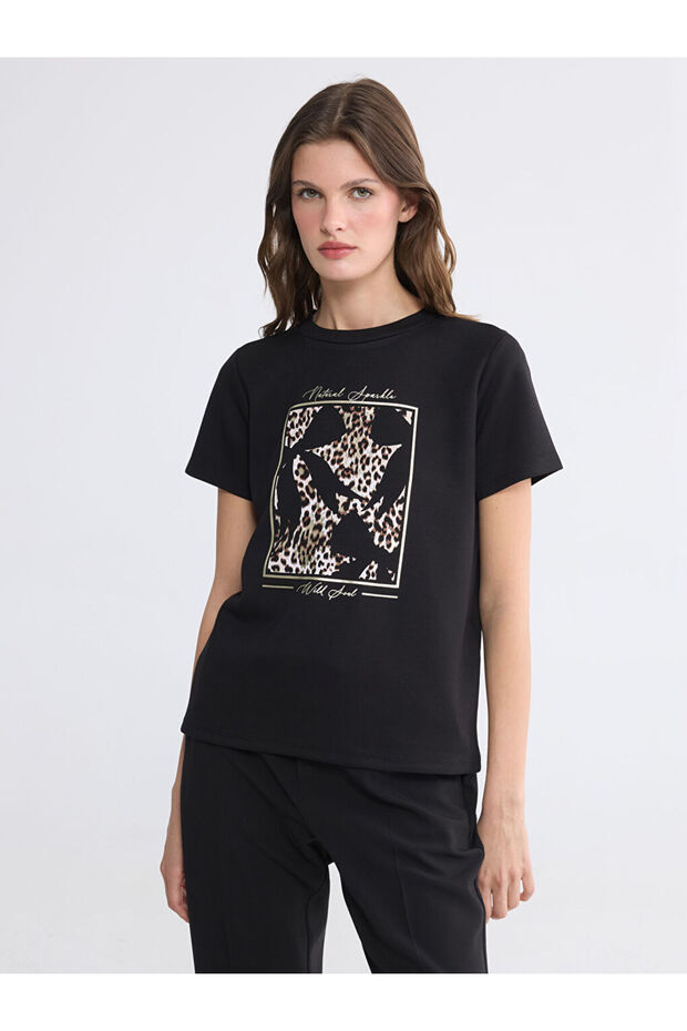 Esvab • Modern & Distinctive Zero Roba Collar Printed Women's T-Shirt