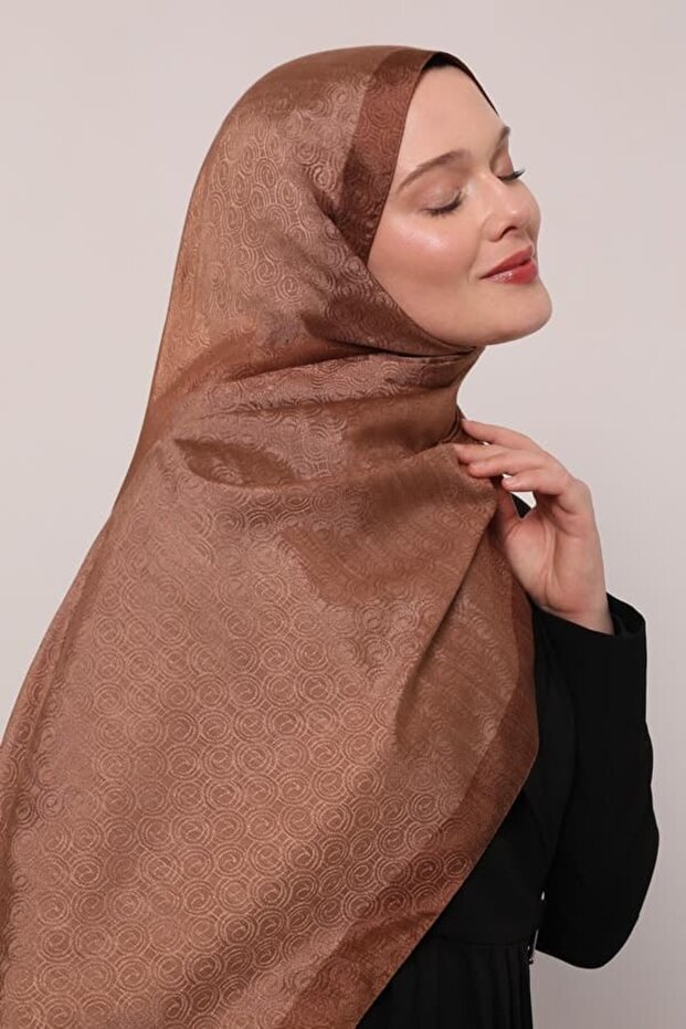 شال مونوجرام بنمط حلقة - 1