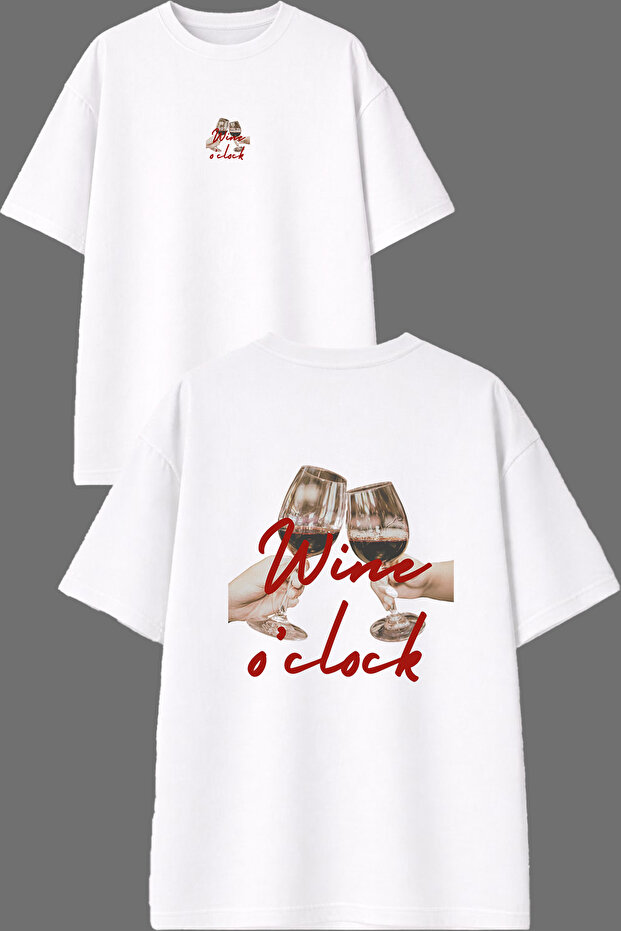 تي شيرت أبيض كبير الحجم بتصميم Wine O Clock مطبوع من الأمام والخلف