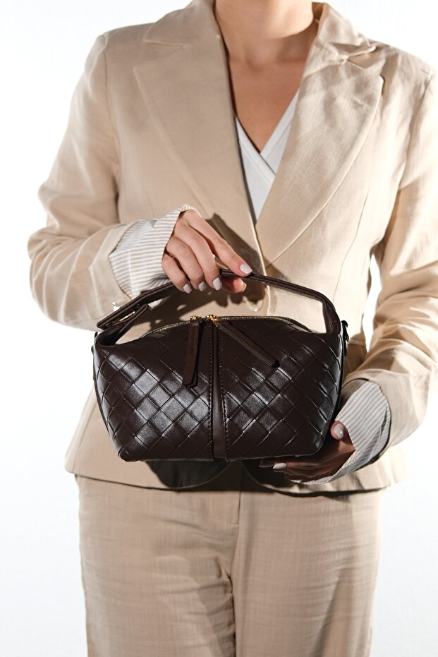 Aeris Brown Women's Shoulder Bag