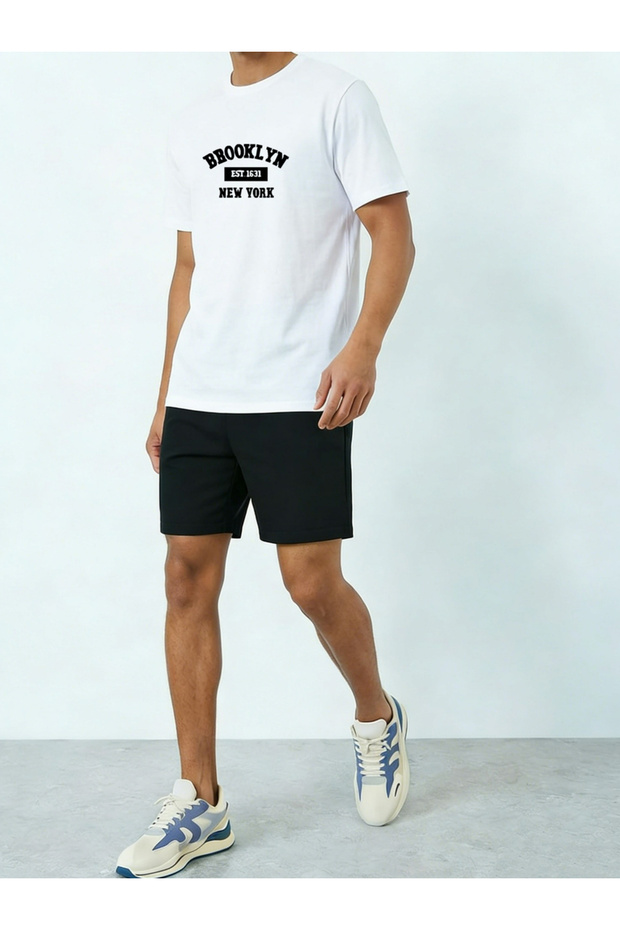 Men Graphic Print Round Neck T-Shirt and Shorts Set