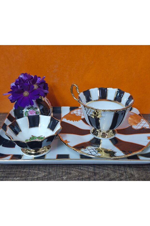 Piano Porcelain Hand-Painted Groom Set