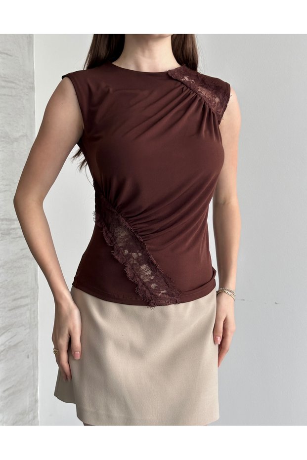 Women's Slim Fit Slim Cut Crew Neck Lace Detailed Sleeveless Blouse - Brown