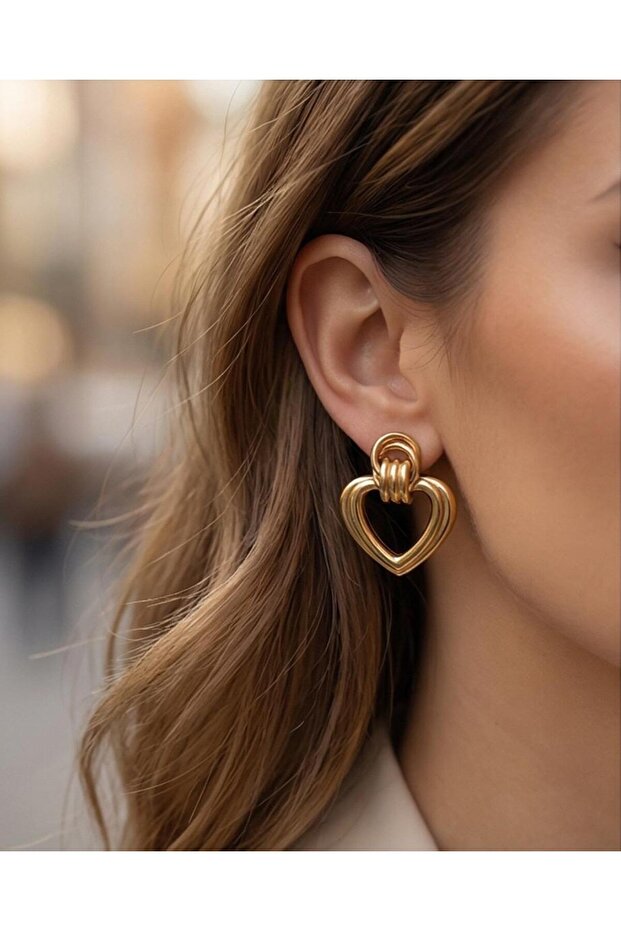 Stylish Design Gold Heart Model Earrings