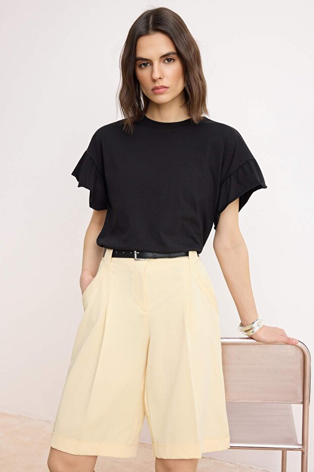 Siyah %100 Pamuk Fırfır Detaylı Basic Bisiklet Yaka Örme T-Shirt TWOSS22TS2429 - 1