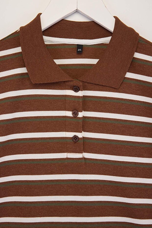 Kahverengi Polo Yaka Çizgili Crop Örme Büyük Beden Bluz TBBSS26AF00120 - 5