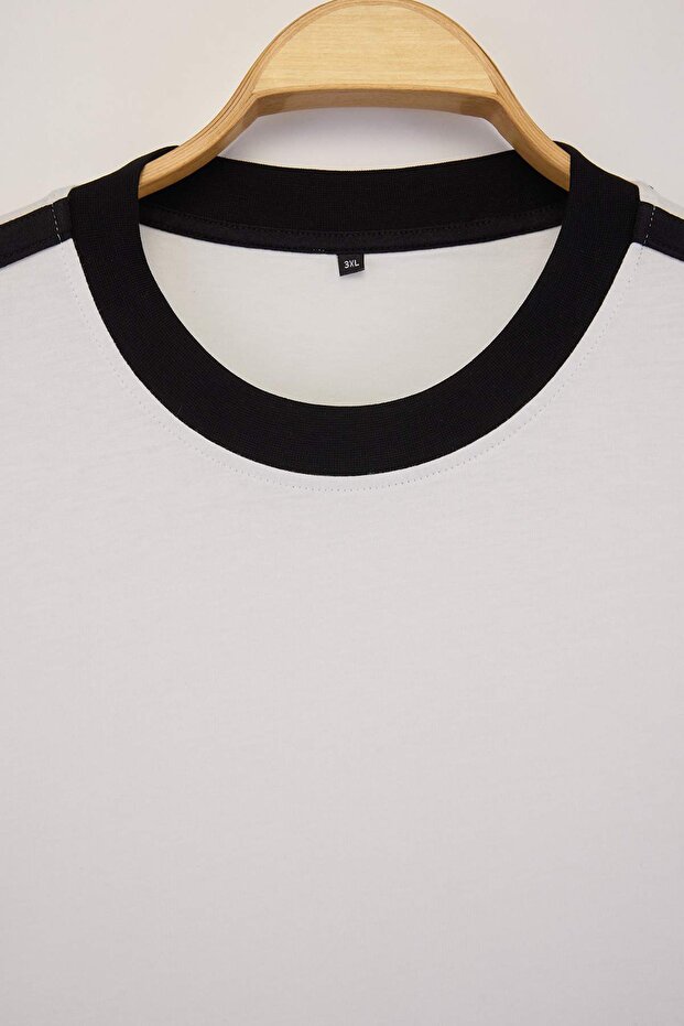 Büyük Beden Ekru-Siyah Oversize/Geniş Kesim Kontrast Detaylı %100 Pamuklu T-shirt TMNSS24BF00033 - 2