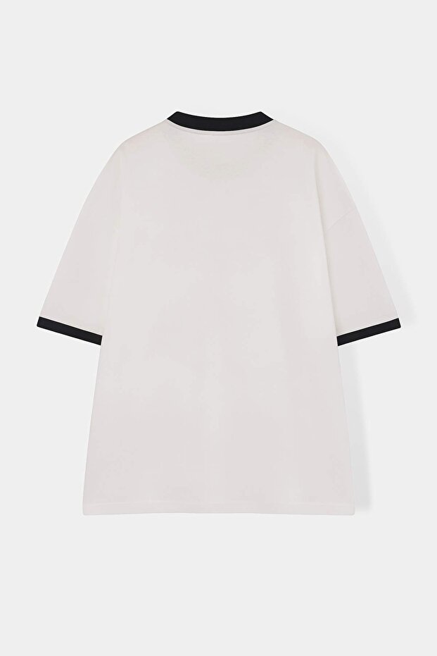 Büyük Beden Ekru-Siyah Oversize/Geniş Kesim Kontrast Detaylı %100 Pamuklu T-shirt TMNSS24BF00033 - 3