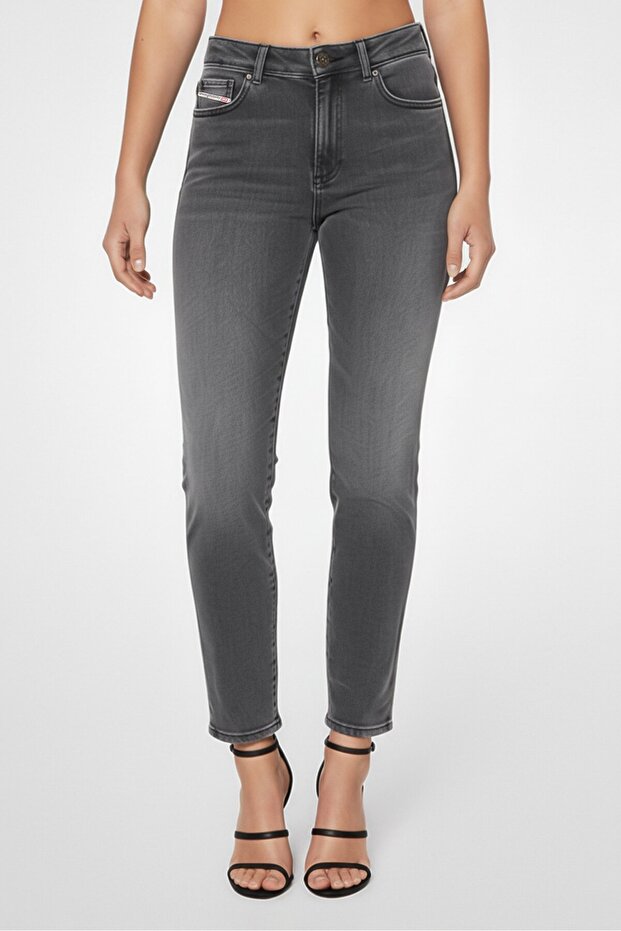 Women 2004 Slim Fit Dark Wash Stretchable Denim, Grey
