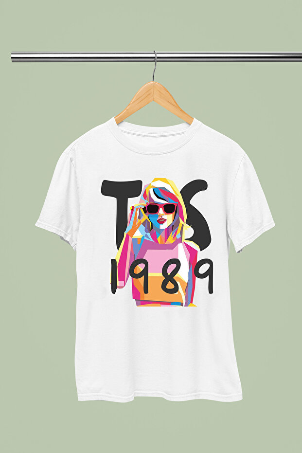 Taylor Swift Printed 100% Cotton Lu Regular Fit Tshirt