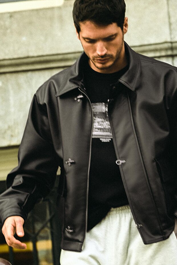 Süslü düğmeli suni deri ceket - 1