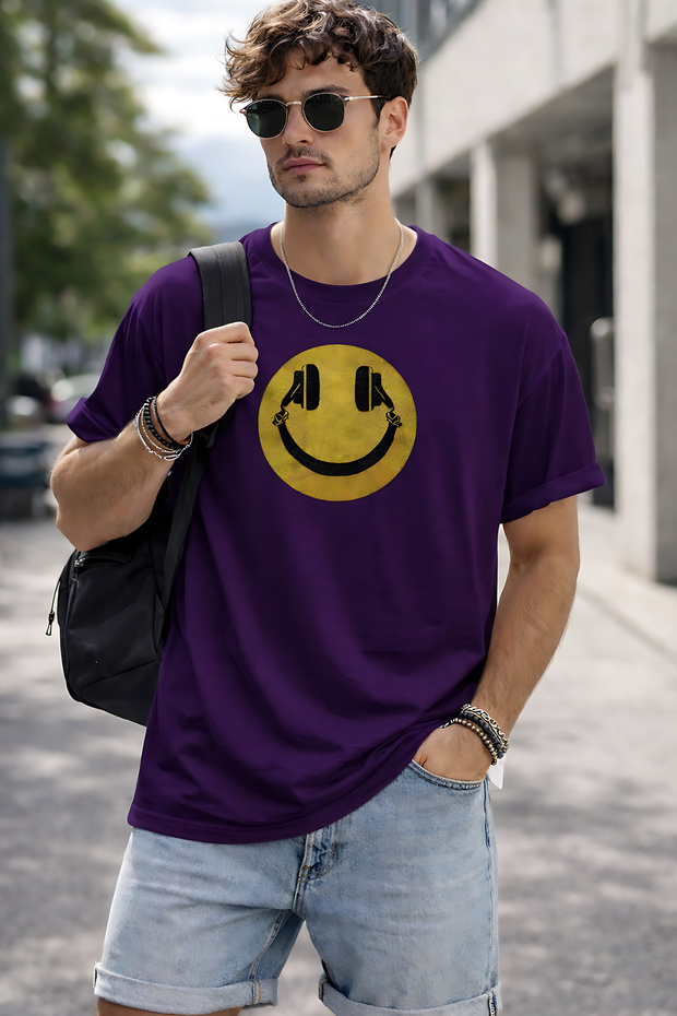 Smile Headphones Printed Unisex Oversize T-Shirt – Modern Emoji Graphic Design Casual T-Shirt