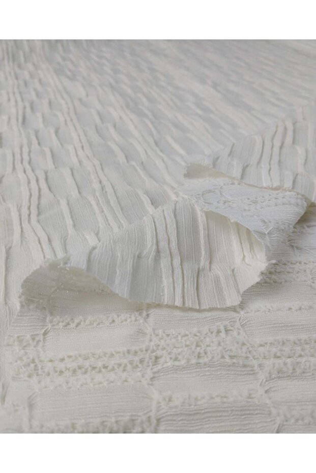 Ecru Cream Color Wrinkled Jersey Fabric 140X210Cm