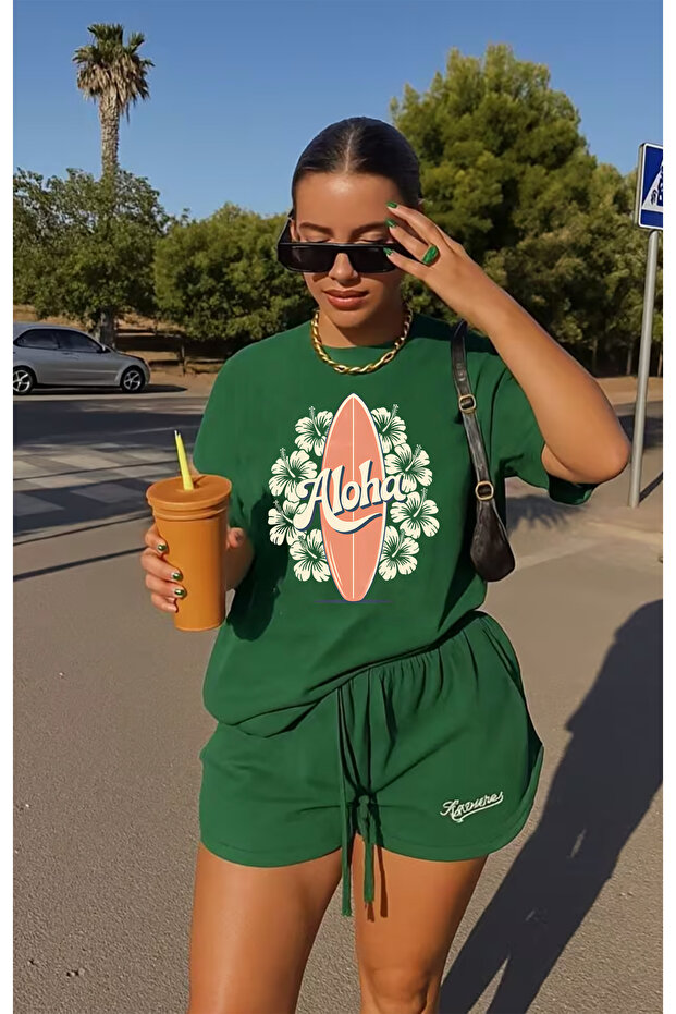 تي شيرت ALOHA مطبوع بياقة دائرية وأكمام قصيرة للجنسين