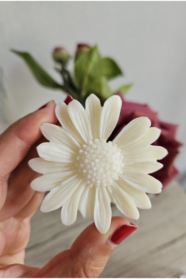 DAISY CANDLE