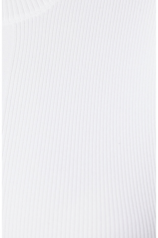 Beyaz Jakarlı Triko - 6