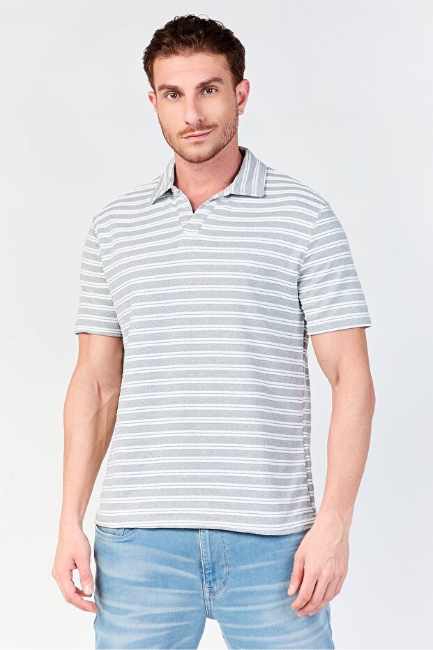 Men Regular Fit Textured Short Sleeves Polo Shirt, Multicolor