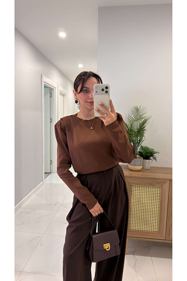 Toswe Brown Padded Knitwear