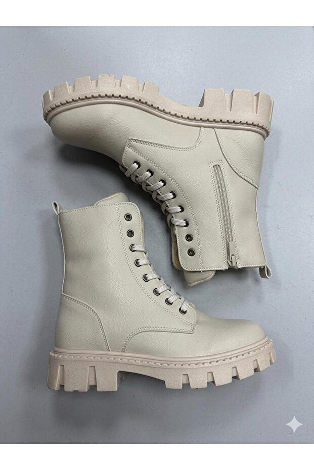 Boots with Aster Inside the Sole - 7