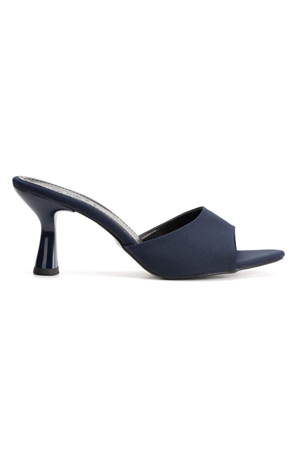 Women's Stylish Thick Heeled Single Strap Slippers