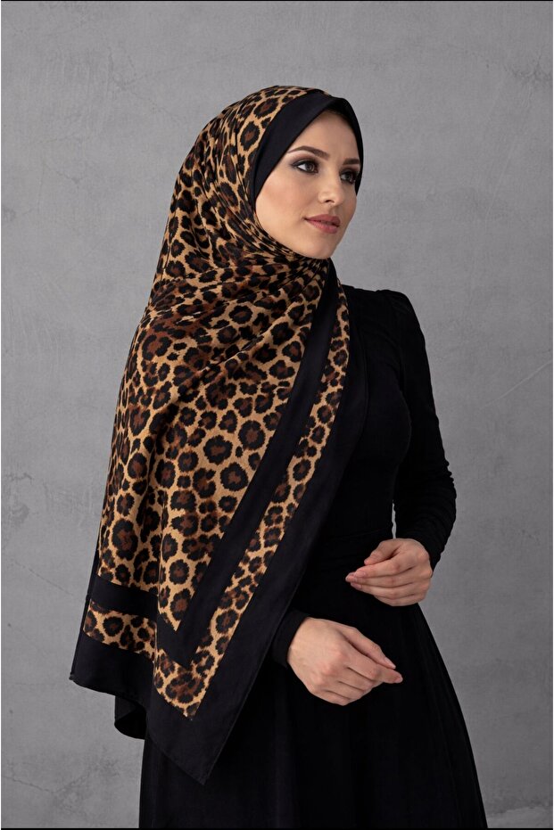شال بطبعة الفهد