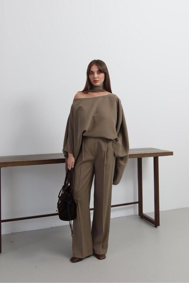 Women's Khaki Collar and Scarf Detailed Blouse and Pants Set
