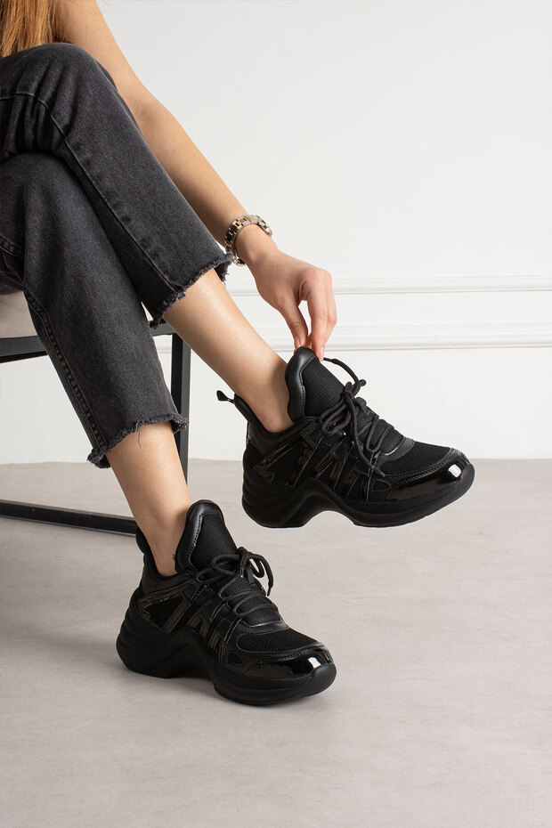 Black Women's Sneaker Stylish Casual Shoes