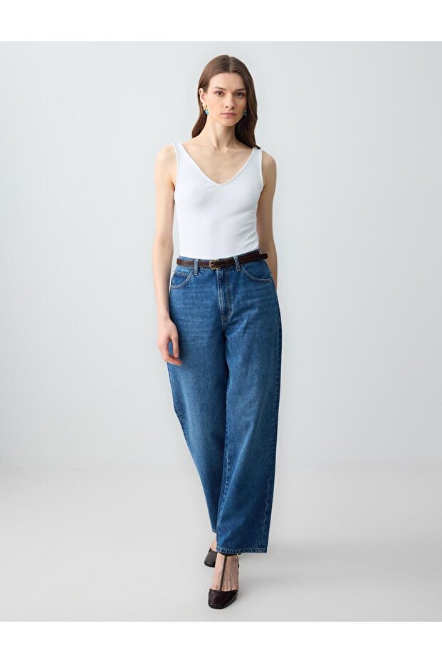 Beyaz Dar Kesim V Yaka Basic Örme Atlet - 2