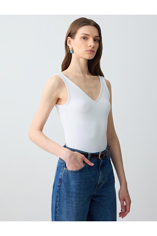 Beyaz Dar Kesim V Yaka Basic Örme Atlet - 3