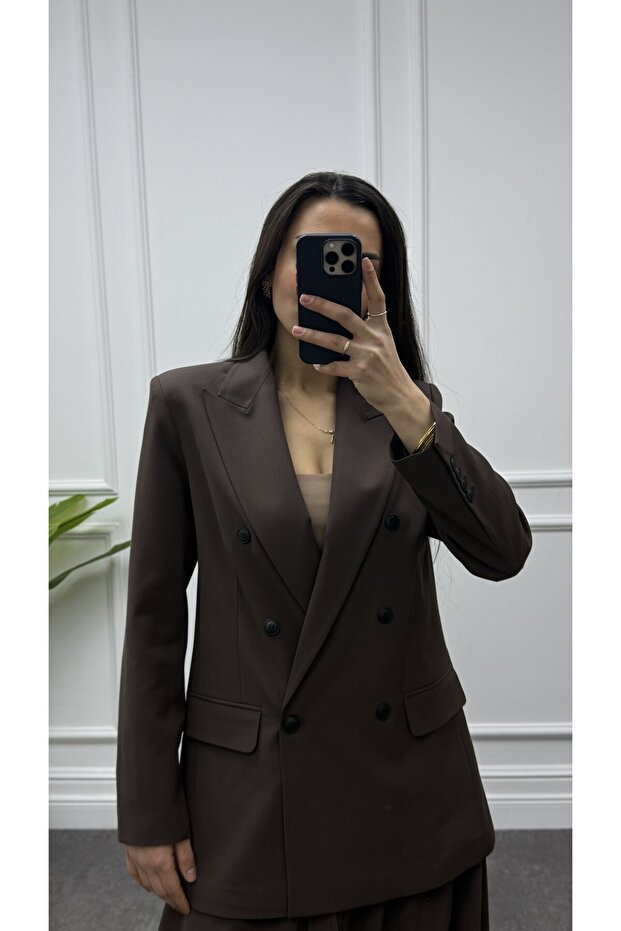 سترة نسائية مزدوجة الصدر
