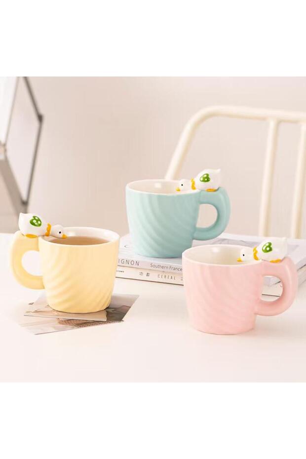 كوب بتصميم بطة